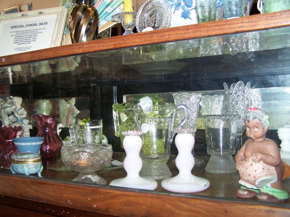 A Touch of Glass Antiques & Collectibles