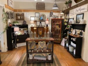 Piccadilly Lane Country & Primitive Store